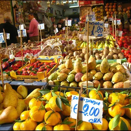 Bed & Breakfast For 2 In Catania, Le Voci Del Mercato *